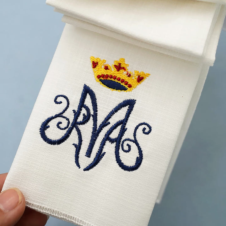 Christianartworkshop Classic Style Divine Our Lady's Crown Altar Linen Set