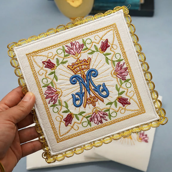 Christianartworkshop Classic Style Marian Floral Grace Altar Linen Set
