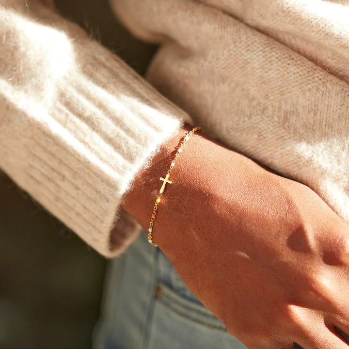 Christianartworkshop FAITH AS YOUR ARMOR: Delicate Minimalist Cross Bracelet