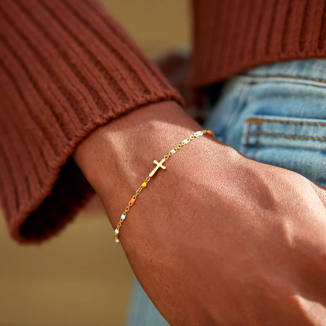 Christianartworkshop FAITH AS YOUR ARMOR: Delicate Minimalist Cross Bracelet