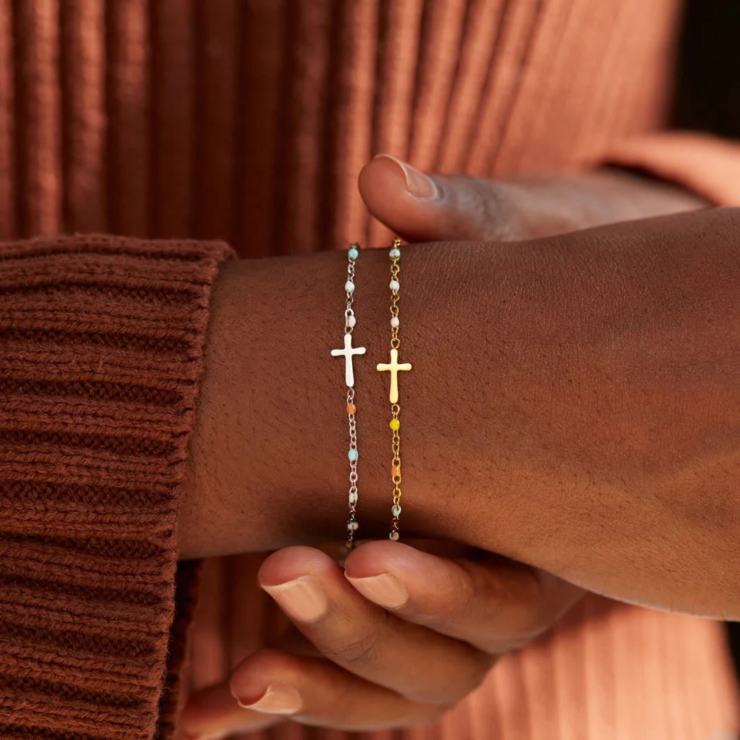 Christianartworkshop FAITH AS YOUR ARMOR: Delicate Minimalist Cross Bracelet
