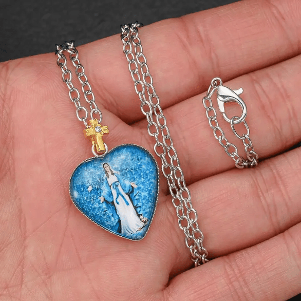 Christian Art Classic Style Heart-shaped Virgin Mary Glass Pendant Necklace