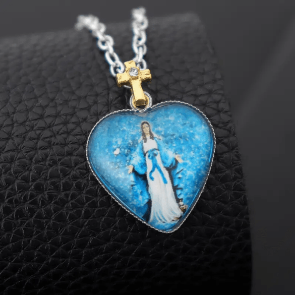 Christianartworkshop Classic Style Heart-shaped Virgin Mary Glass Pendant Necklace