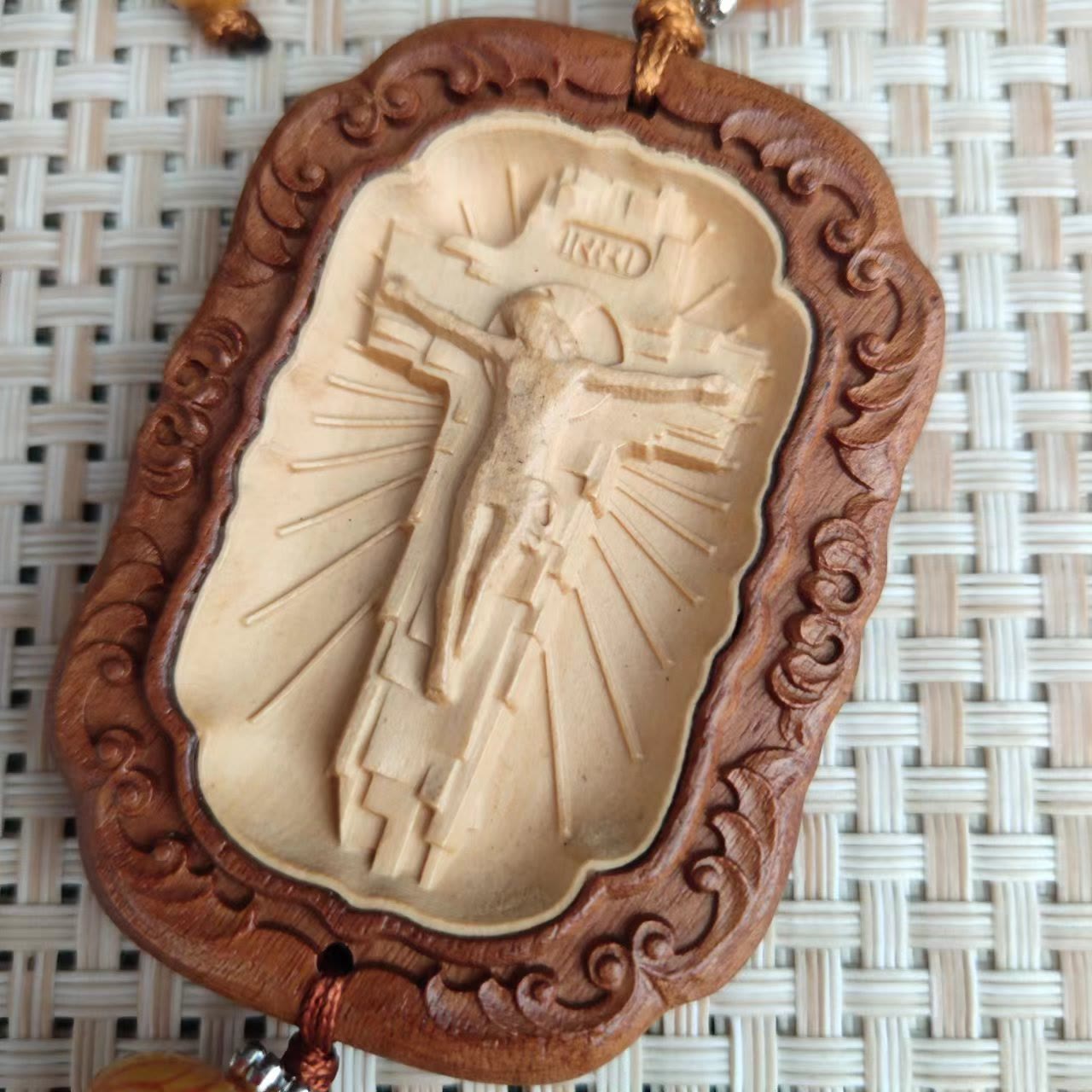 Christianartworkshop Classic Style Boxwood Crucifix Sign Tassels