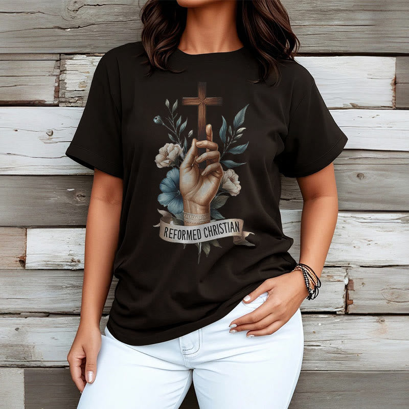 Christianartworkshop Classic Style A Devout Hand Holding the Cross Short Sleeve Washed T-shirt