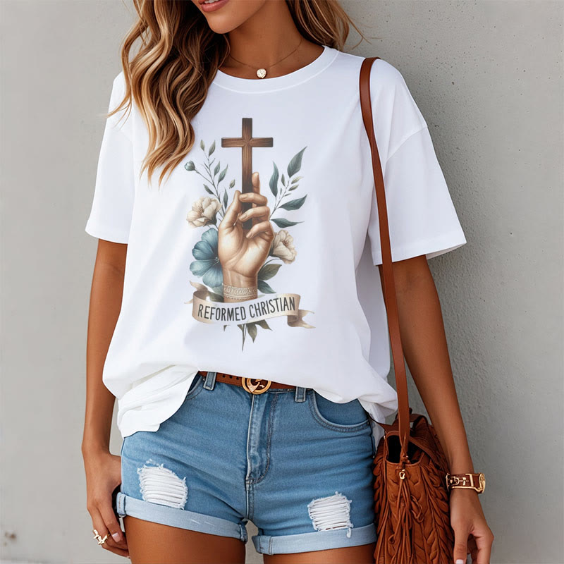 Christianartworkshop Classic Style A Devout Hand Holding the Cross Short Sleeve Washed T-shirt