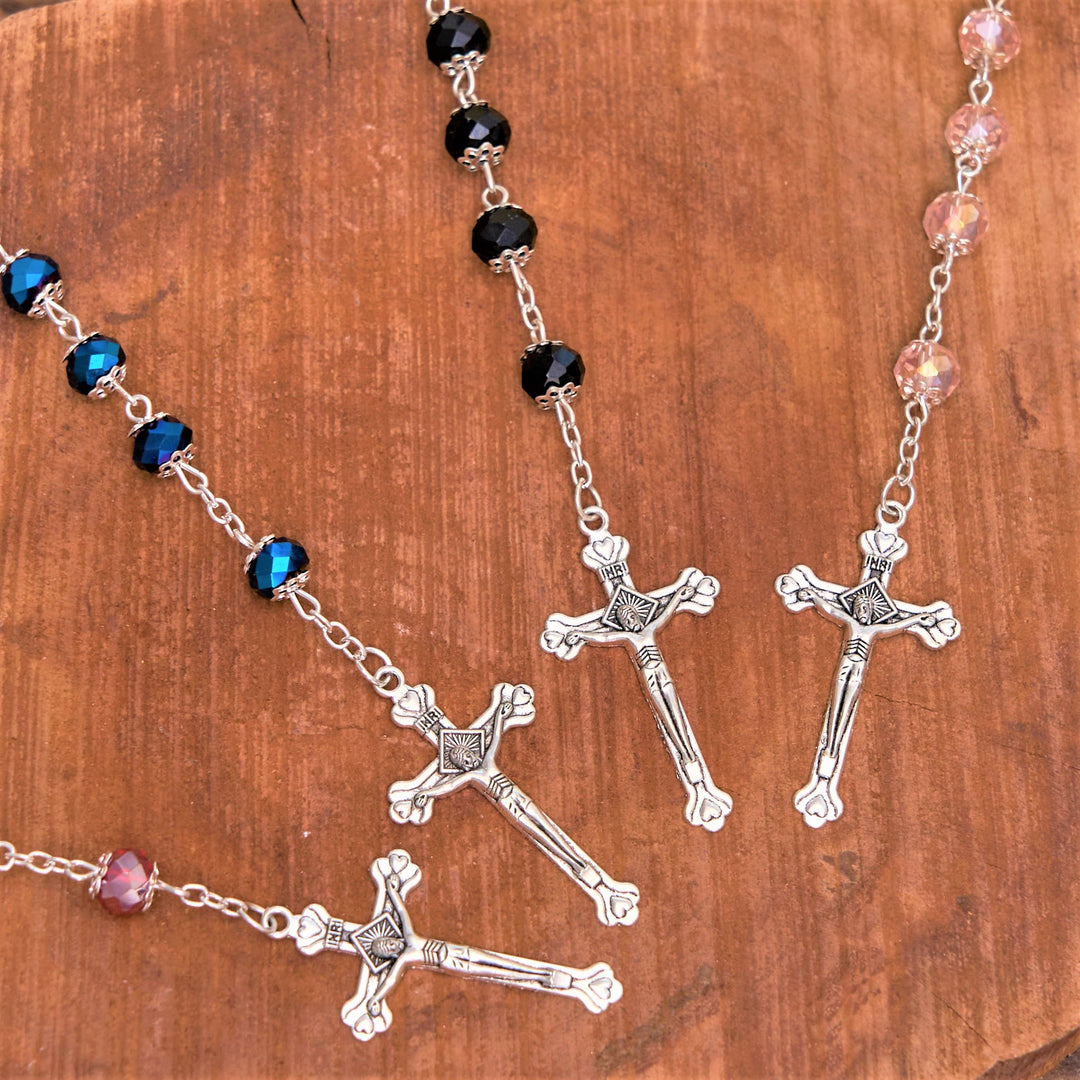 Christianartworkshop Madonna and Child & Crucifix of 6 mm Polyhedron Multicolor Crystal Alloy Chain Rosary