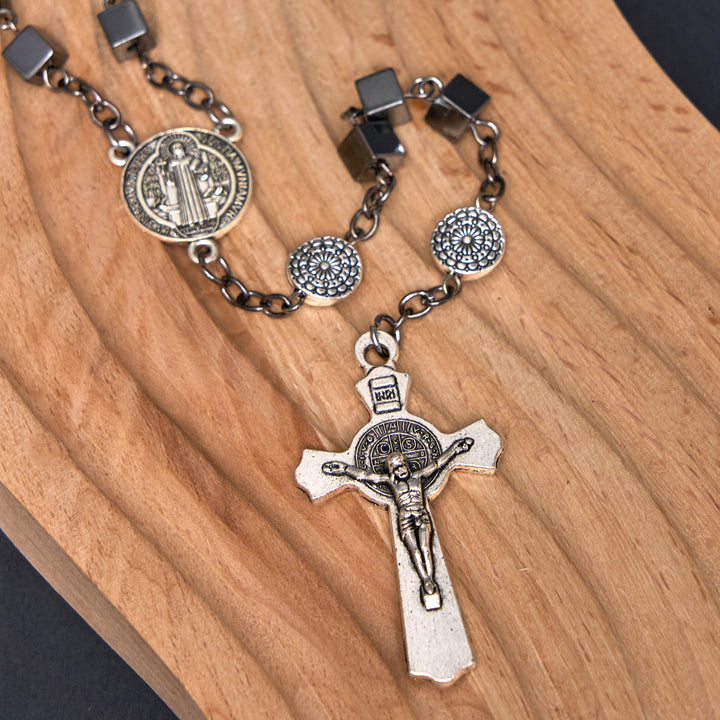 Christianartworkshop St. Benedict Medal & Crucifix of 6 mm Square Black Gallstone Alloy Chain Rosary