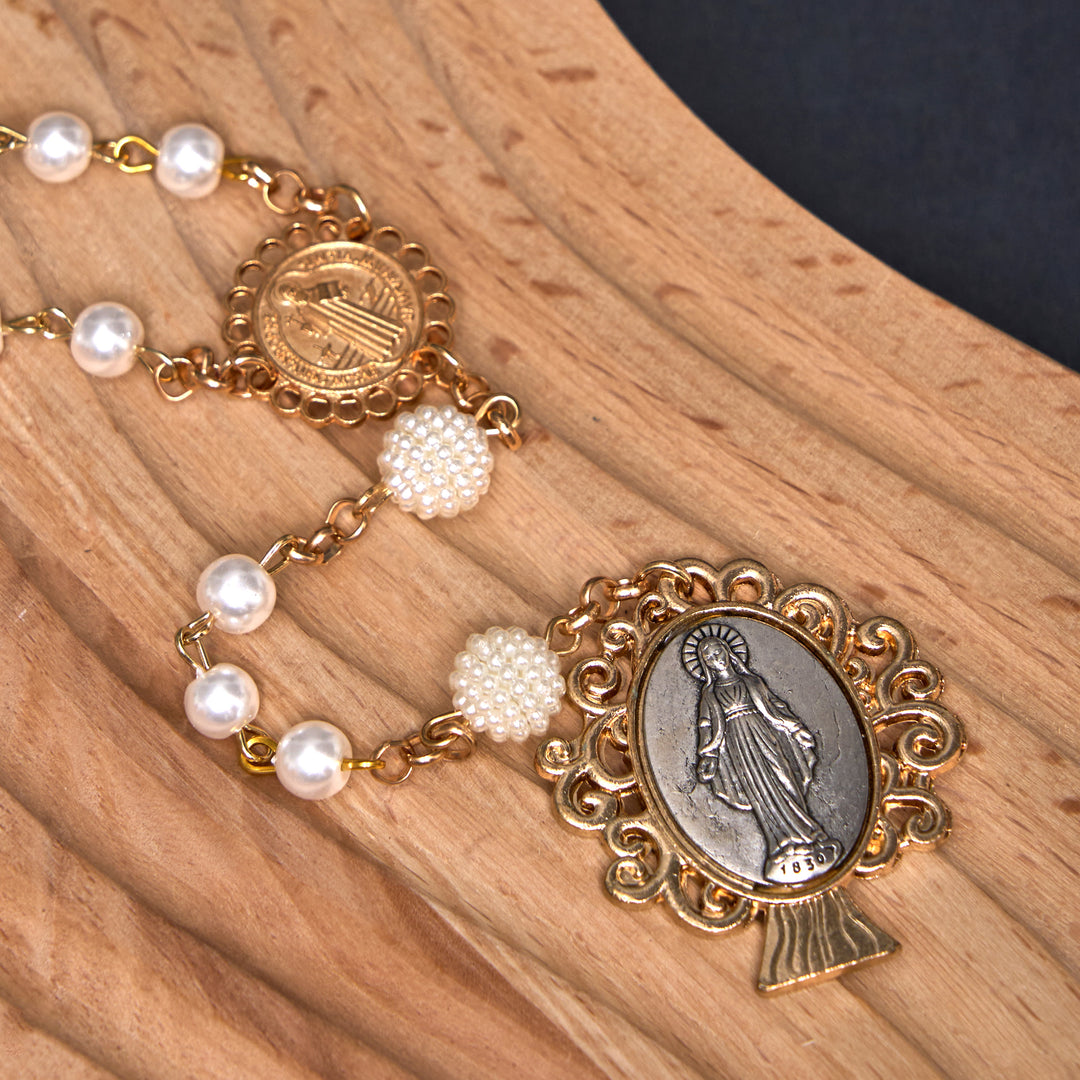 Christianartworkshop St. Benedict Medal & Miraculous Medal of 6*10 mm Round White Pearl Alloy Chain Rosary