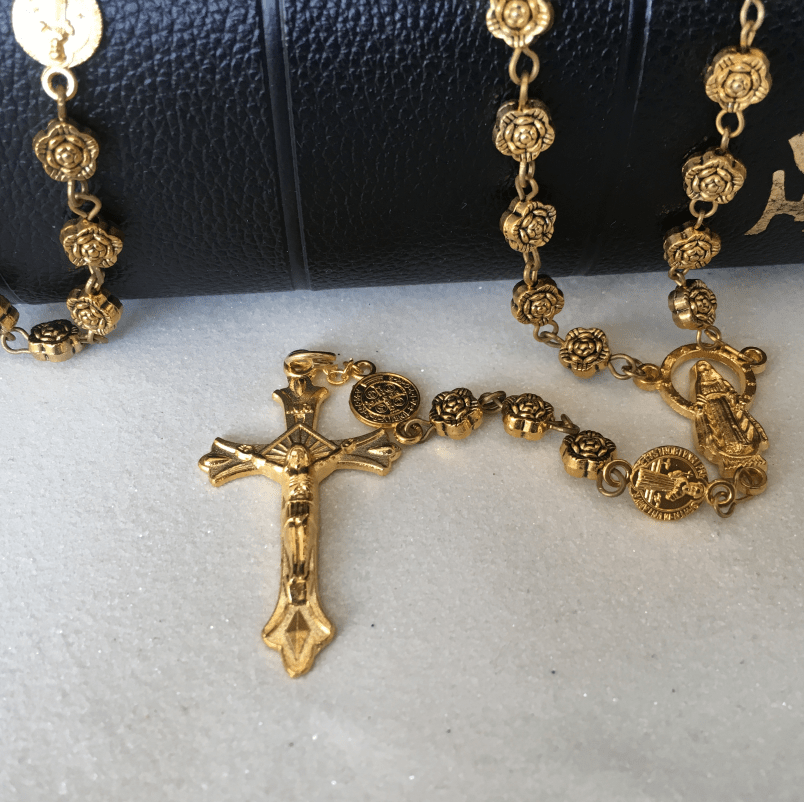 Christianartworkshop Virgin Mary & Crucifix of 6 mm Rose Retro Gold Copper Alloy Chain Rosary