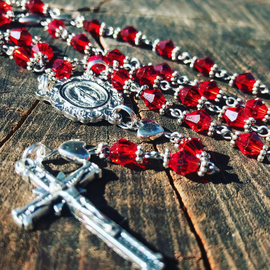 FREE Today: Miraculous Medal & Crucifix of 6 mm Polyhedron Red Glass Alloy Chain Rosary