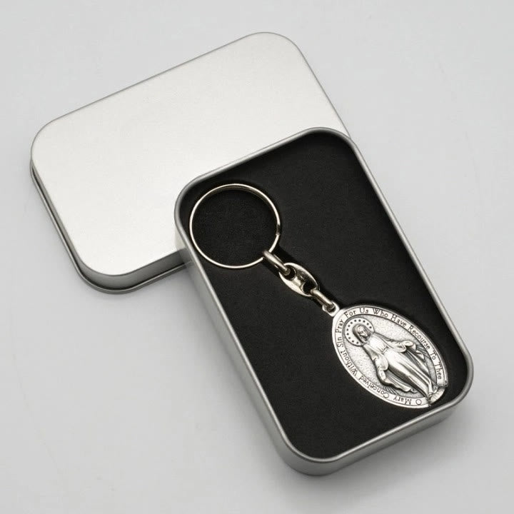 Christianartworkshop Classic Hand-Carved Mary Miraculous Medal Keychain: Graceful Sign of Devotional Faith