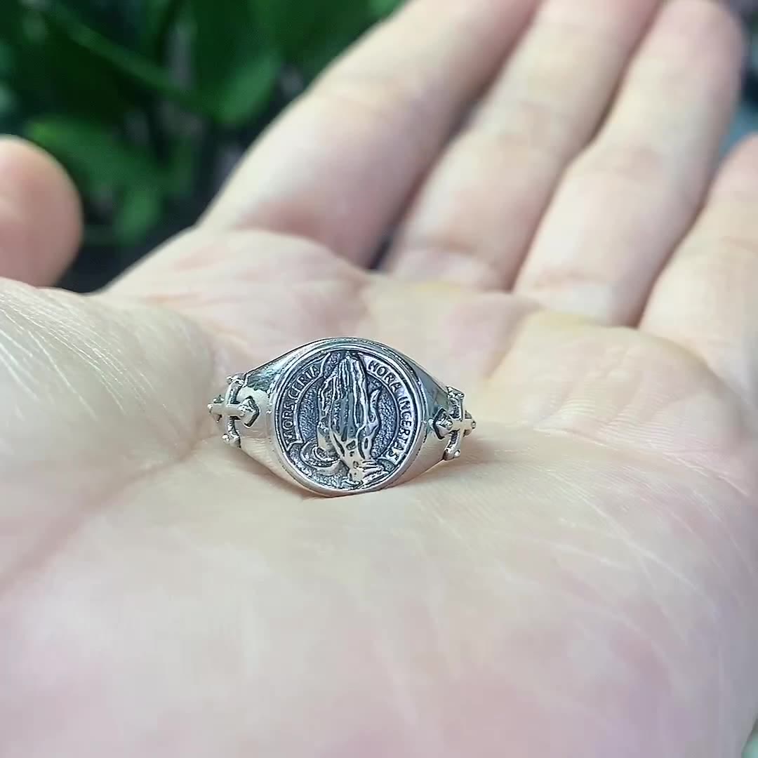 Christianartworkshop 925 Sterling Silver Vintage Style Intricate Carved Praying Hands Ring - image 7