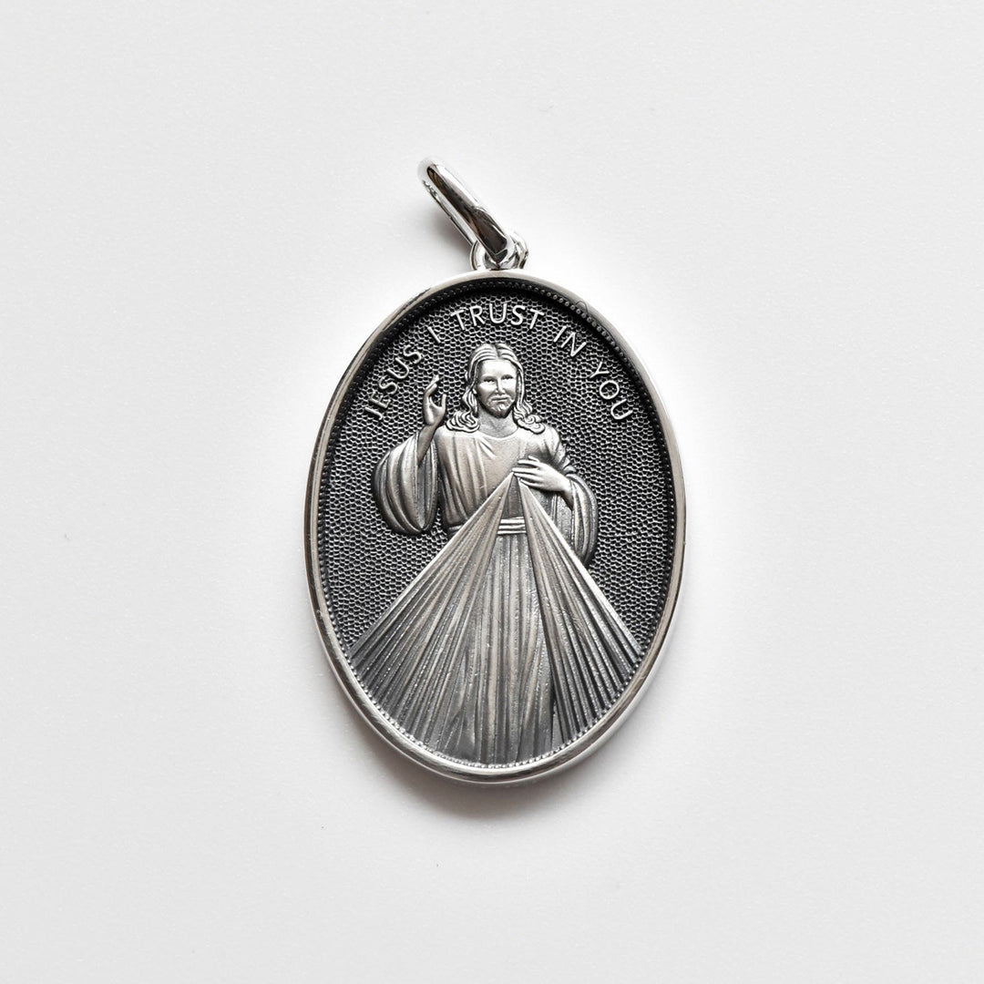 Christianartworkshop Antique Style Sterling Silver Antique Divine Mercy Jesus Oval Medal Necklace - image 2
