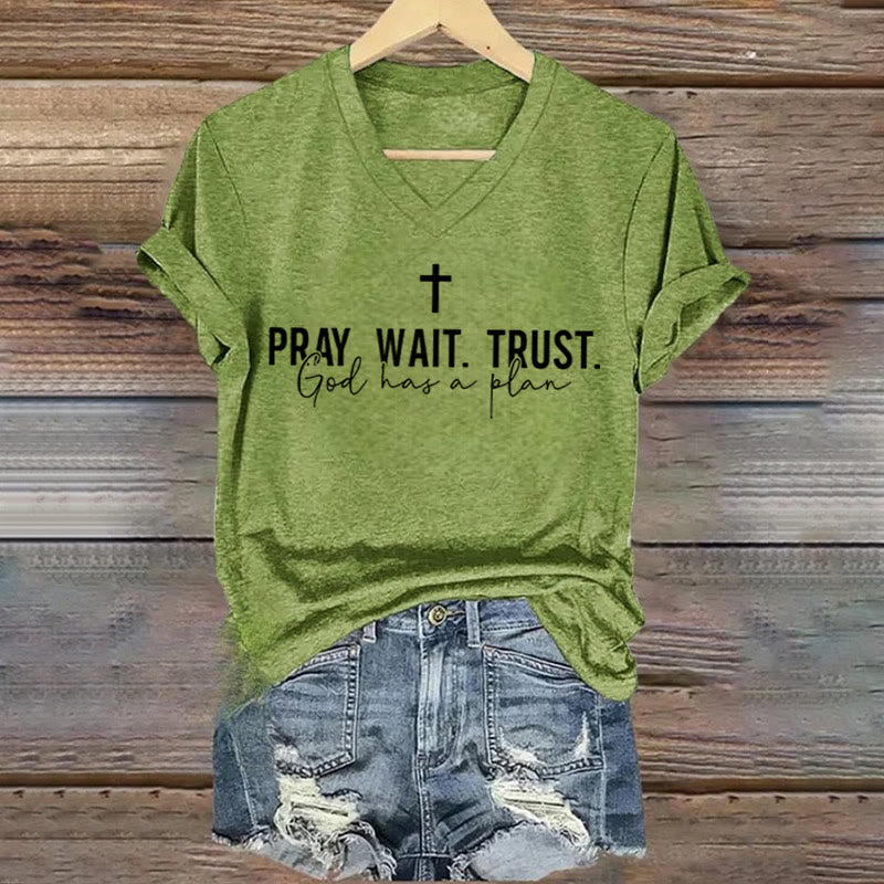 Christianartworkshop Women's Pray Wait Trust God Has a Plan V-Neck T-shirt - Green - 4XL - image 6