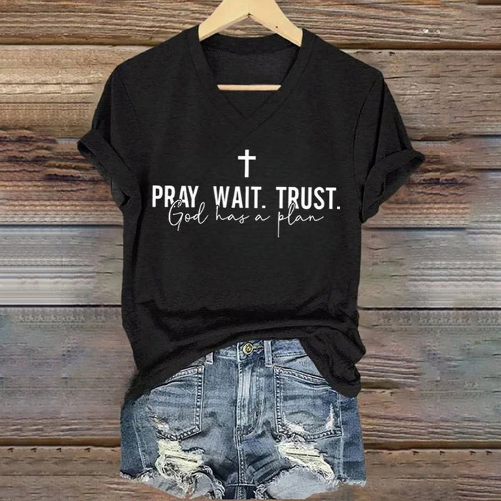 Christianartworkshop Women's Pray Wait Trust God Has a Plan V-Neck T-shirt - Black - 4XL - image 4