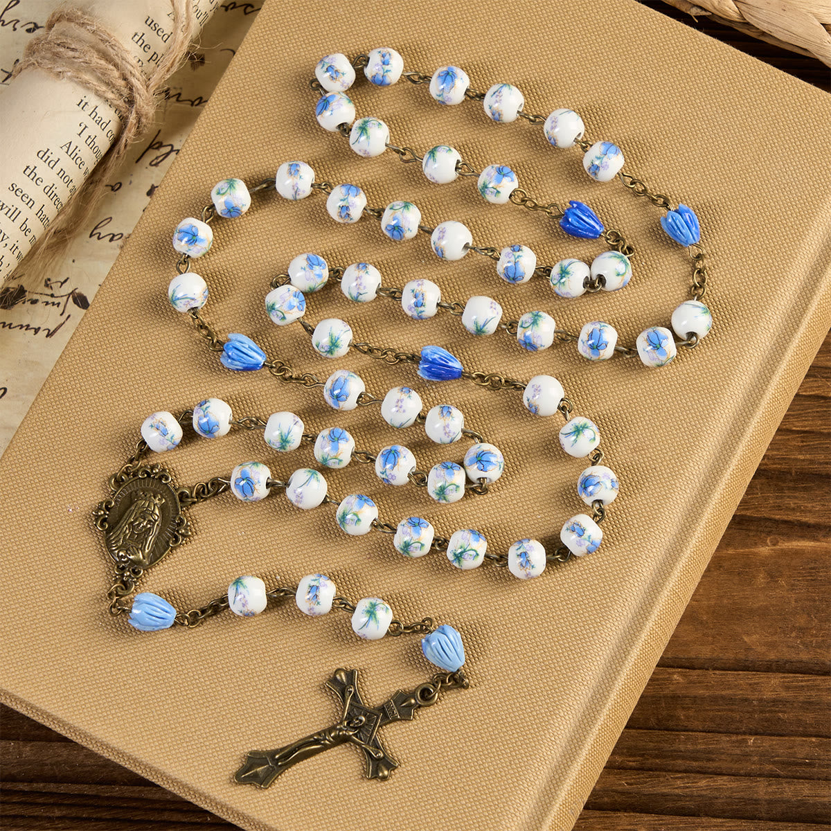 miracleマントルピース Floral Pink Ceramic Rosary with Miraculous Medal & Ornate Gold