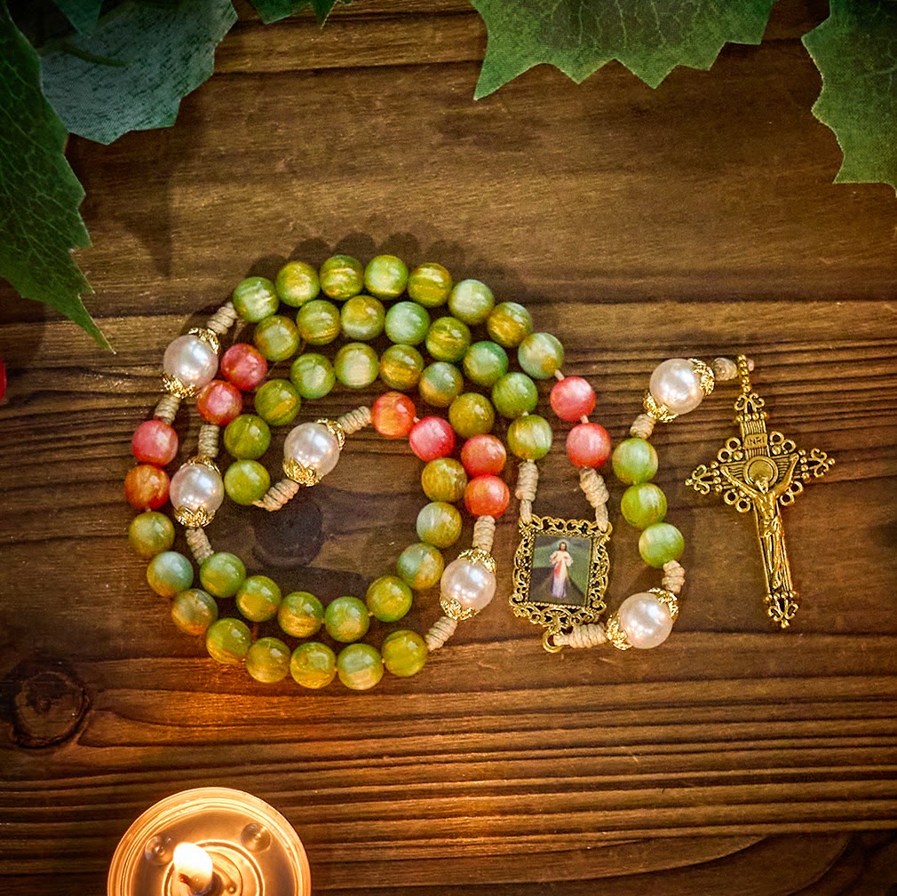 Christianartworkshop Handcrafted Christmas Blessings Divine Mercy Rosary with Red Green Beads and Bronze Crucifix - Christmas Mercy Rosary - image 0