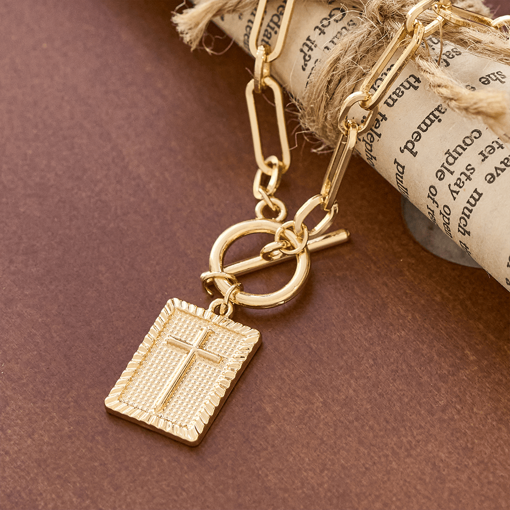 FREE Today: Cross Tag Necklace: Daily Reminder of Faith & Artistic Craft for Believers - Golden - image 0