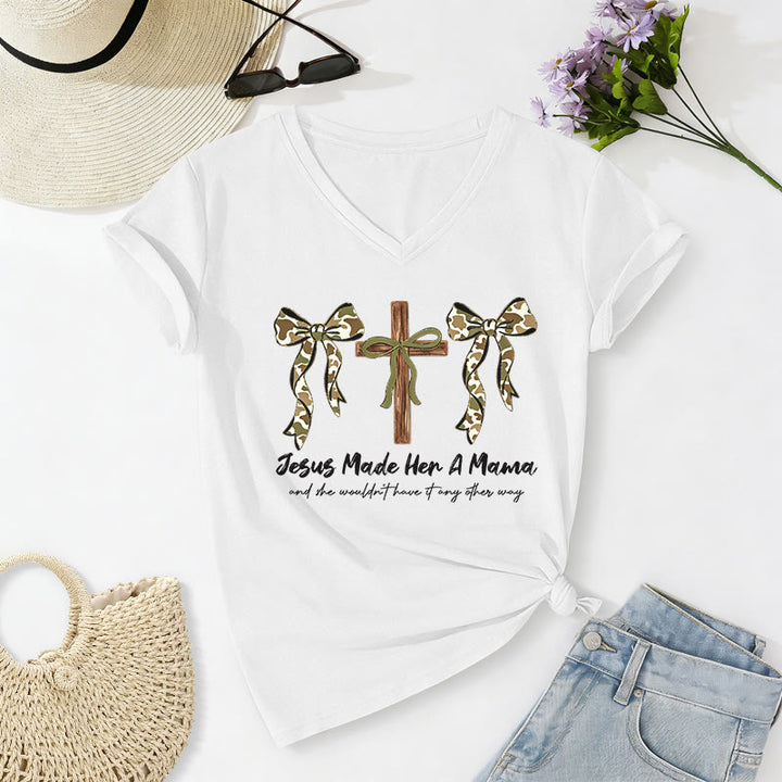 Christianartworkshop Jesus Made Her A Mama And She Wouldn't Have It Any Other Way Casual V-neck T-shirt - White - 2XL - image 4