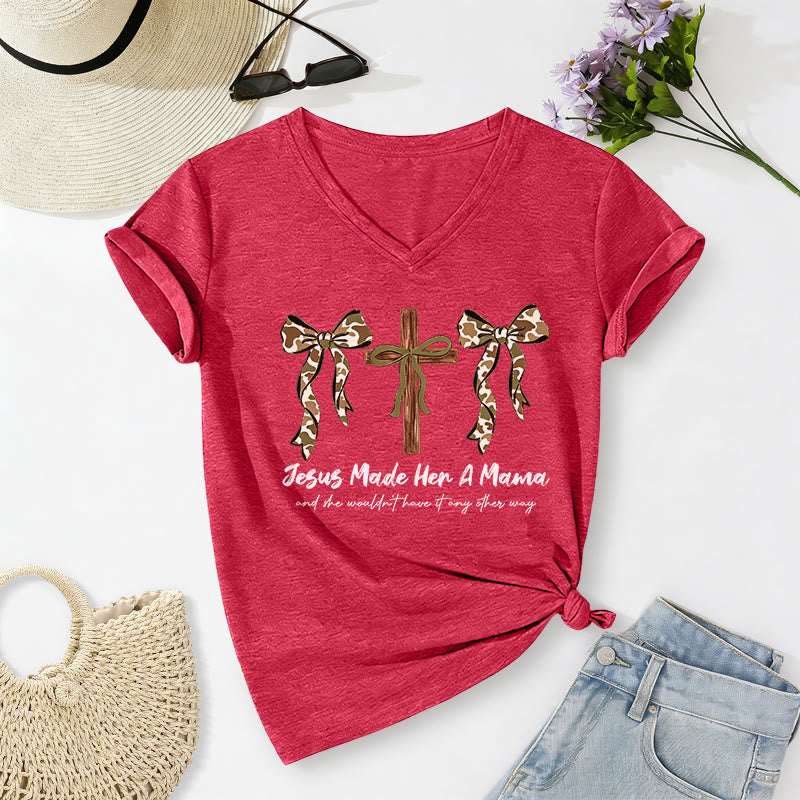 Christianartworkshop Jesus Made Her A Mama And She Wouldn't Have It Any Other Way Casual V-neck T-shirt - Red - 2XL - image 22