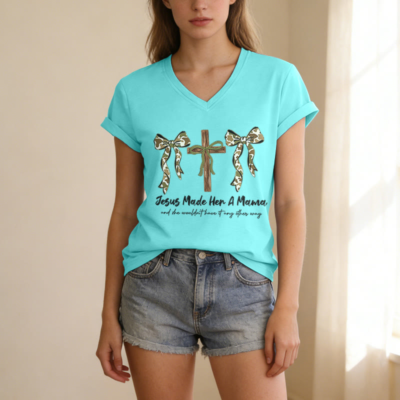 Christianartworkshop Jesus Made Her A Mama And She Wouldn't Have It Any Other Way Casual V-neck T-shirt - image 11
