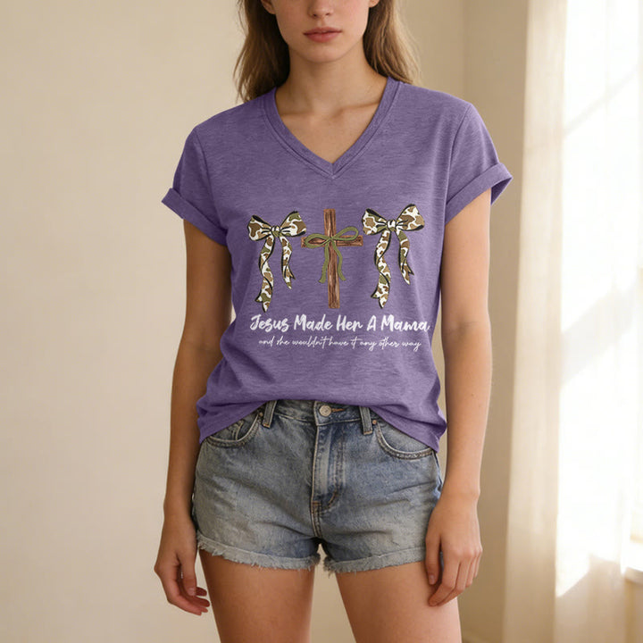 Christianartworkshop Jesus Made Her A Mama And She Wouldn't Have It Any Other Way Casual V-neck T-shirt - image 17