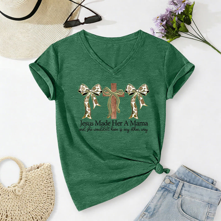 Christianartworkshop Jesus Made Her A Mama Cross Bow Casual V-neck T-shirt - Dark Green - 2XL - image 14