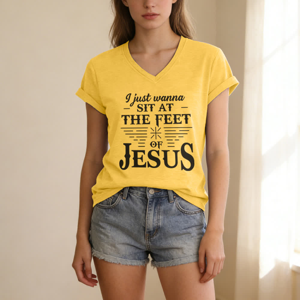 Christianartworkshop I Just Wanna Sit At The Feet of Jesus Print V-Neck T-shirt - image 11