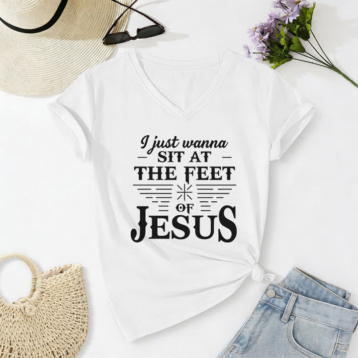 Christianartworkshop I Just Wanna Sit At The Feet of Jesus Print V-Neck T-shirt - White - 2XL - image 4