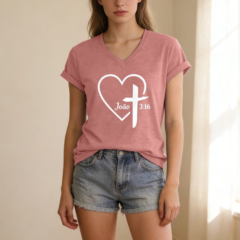 Christianartworkshop Vintage Heart Cross João 3:16 Casual V-neck T-shirt - image 1