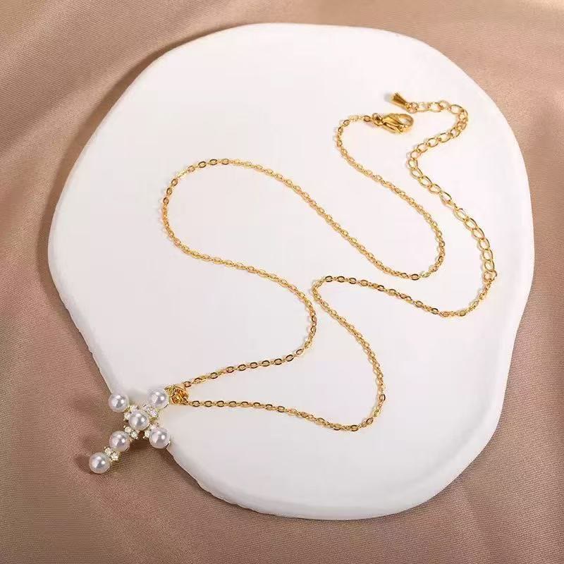 Christianartworkshop Lustrous Pearl Inlaid Diamond Cross Pendant Necklace: Emblem of Pure Heavenly Serenity - image 4