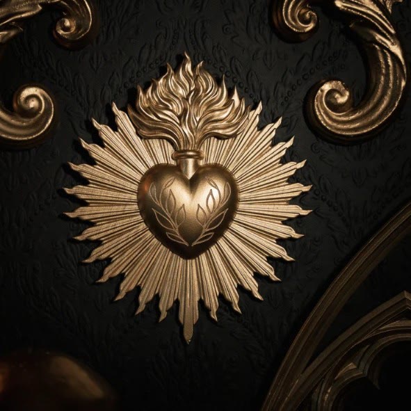 Christianartworkshop Flame Top Sacred Heart Radiant Resin Wall Art: Emblem of Eternal Heavenly Radiance - image 4
