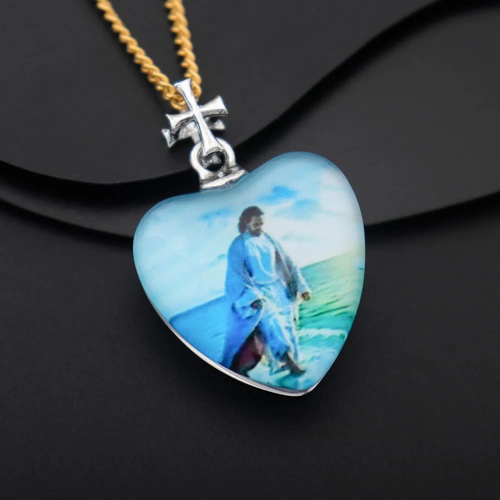 Heart Shaped Crystal Chirst Jesus Pendant Necklace